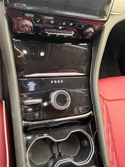 جیپ گراند شیرۆکی